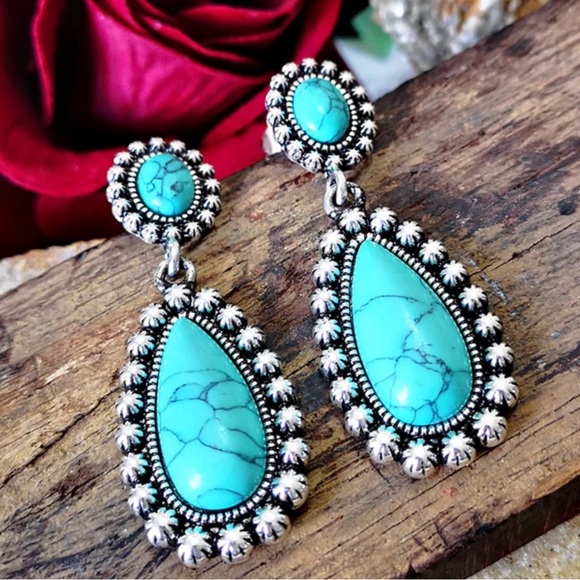 🐘 Natural Stone Statement Earrings - Picture 6 of 6